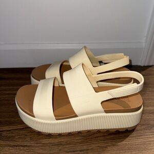 Reef Cream Platform Sandals